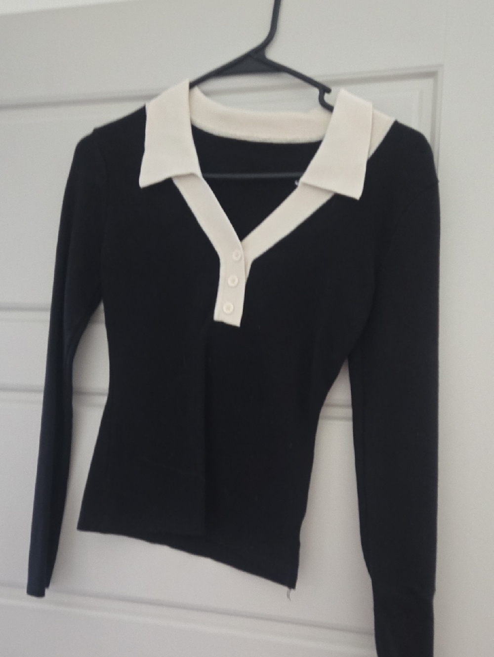 Commense Black and White Long-Sleeve Polo Top
